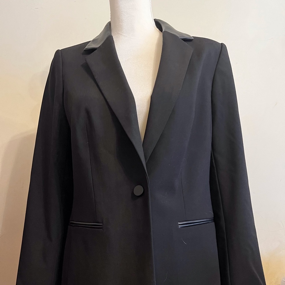 Calvin Klein suit jacket. Size 8